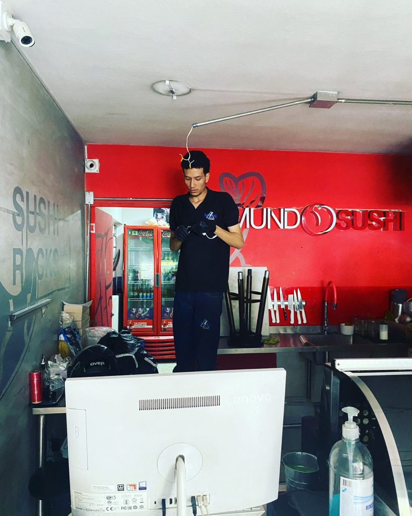 Instalaciones, Reparaciones y Montajes Eléctricos 8 electricistas a domicilio en Medellín