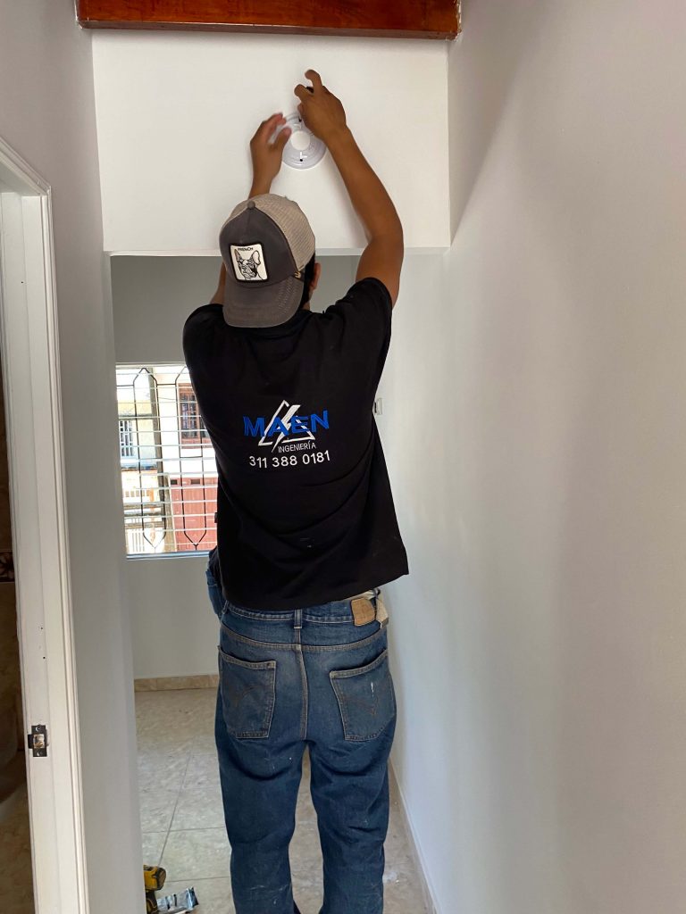Instalaciones, Reparaciones y Montajes Eléctricos 25 eléctricos Medellín