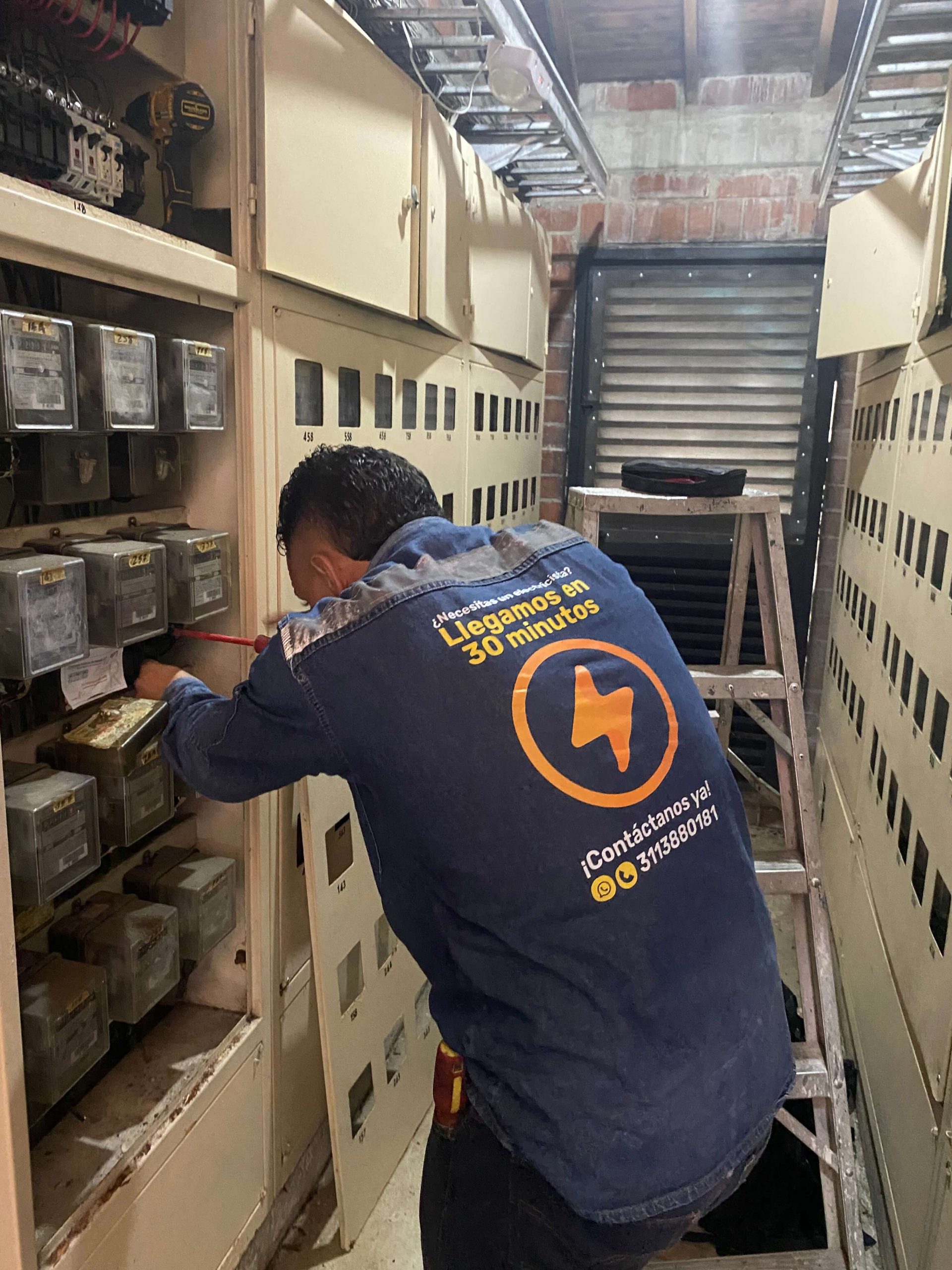técnicos electricistas en sabaneta